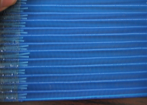 Weißblaue Polyester-Trocknungsnetz mit hoher Luftdurchlässigkeit 15000-22000l/M2/H