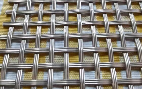 Die Fabrik verkauft flexible Seilnetze aus Edelstahl für Treppenbalken.