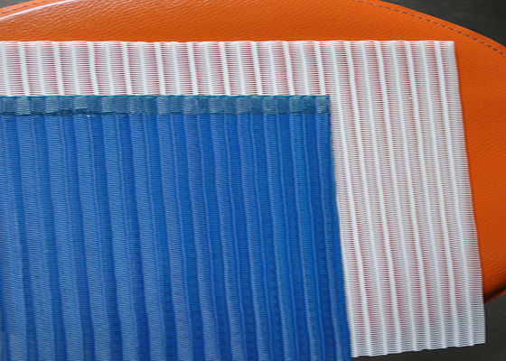 Gewundenes Schlupfloch formen Papierherstellungs-Polyester Mesh Belt